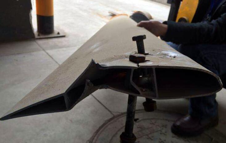 掉落的工业大风扇